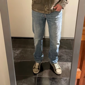 Nudie jeans - W33 L36. Modell: Far out . Bra skick