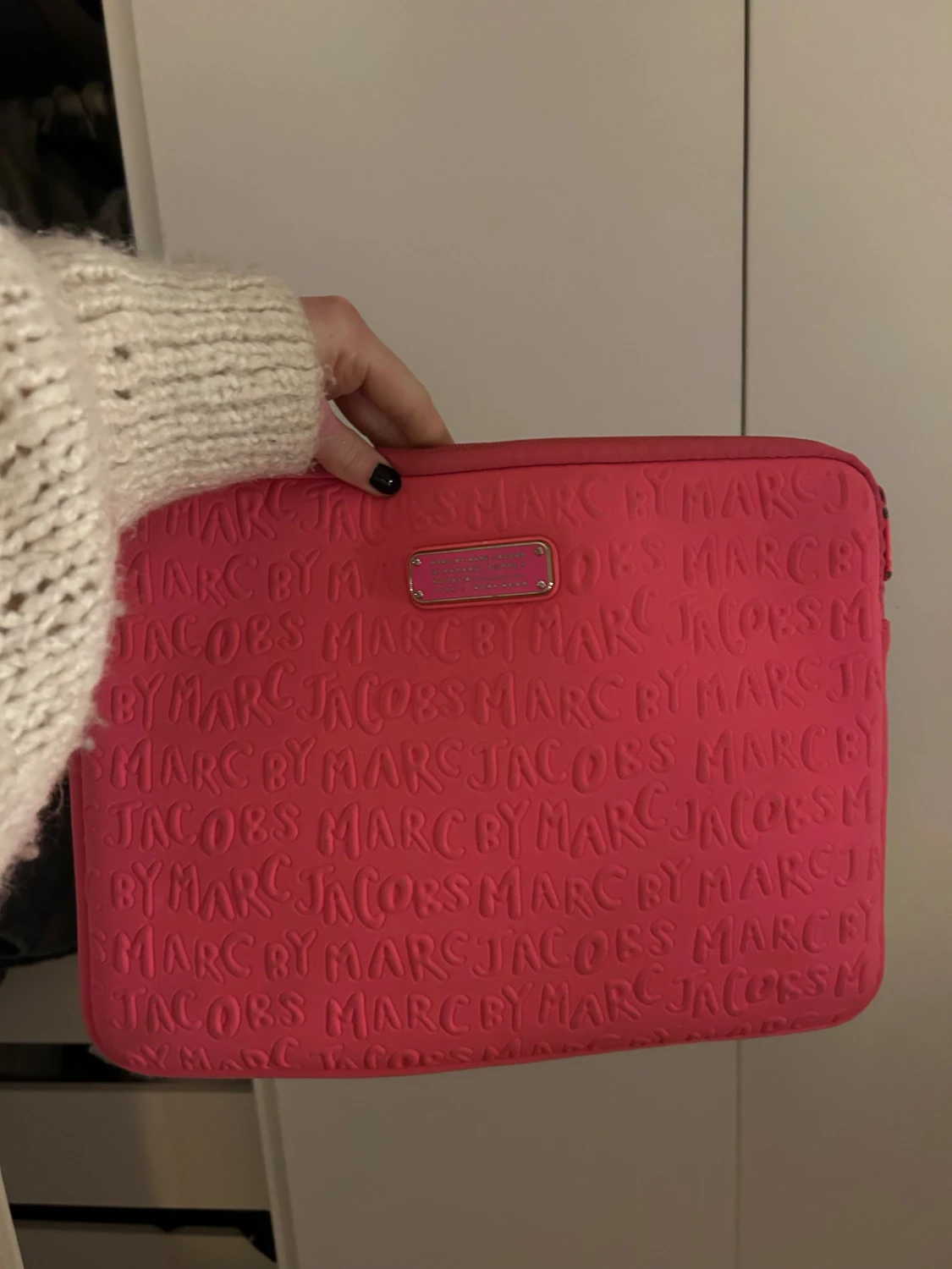 Rosa datorväska från Marc Jacobs