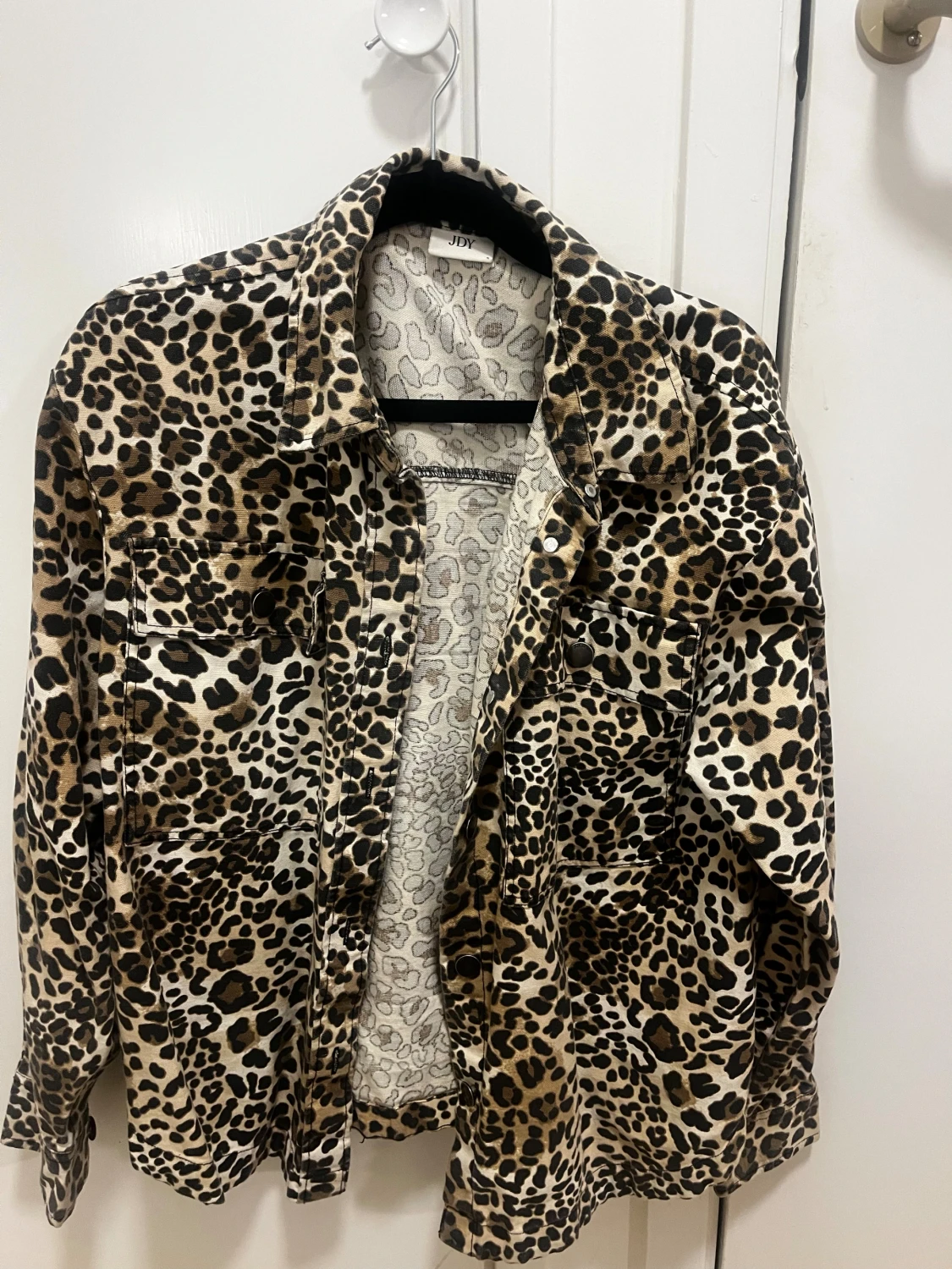 Leopardmönstrad overshirt från JDY