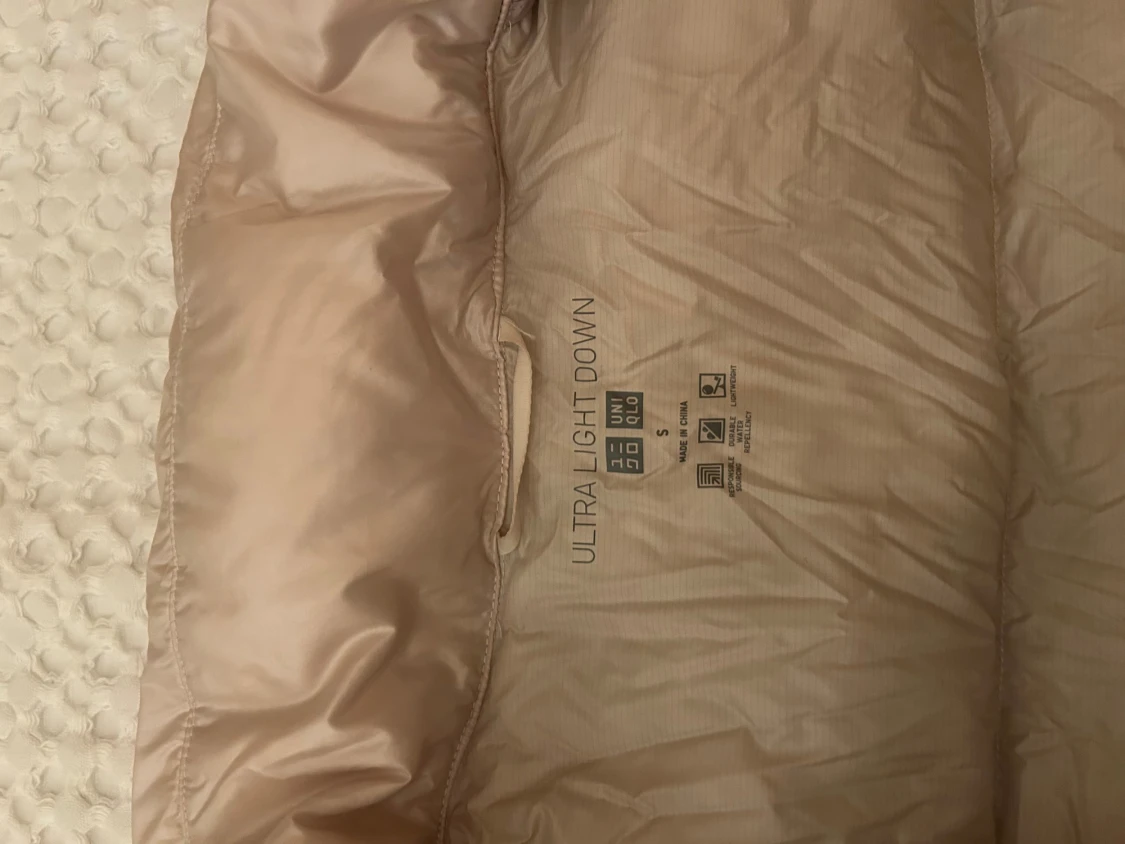 Beige dunjacka från Uniqlo S - 2