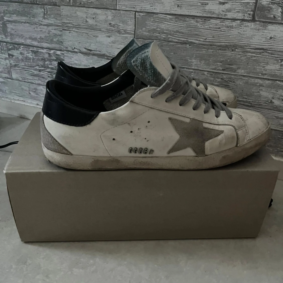 Vita sneakers med stjärndetalj - 1