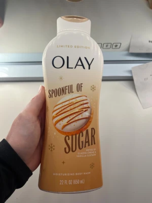 Olay spoonful of sugar - Helt ny bodywash från olay I doften spoonful of sugar. Jul limited edition och doftar vanilj och kakor! Köpt på amazon US där ny kostar ca 300kr 