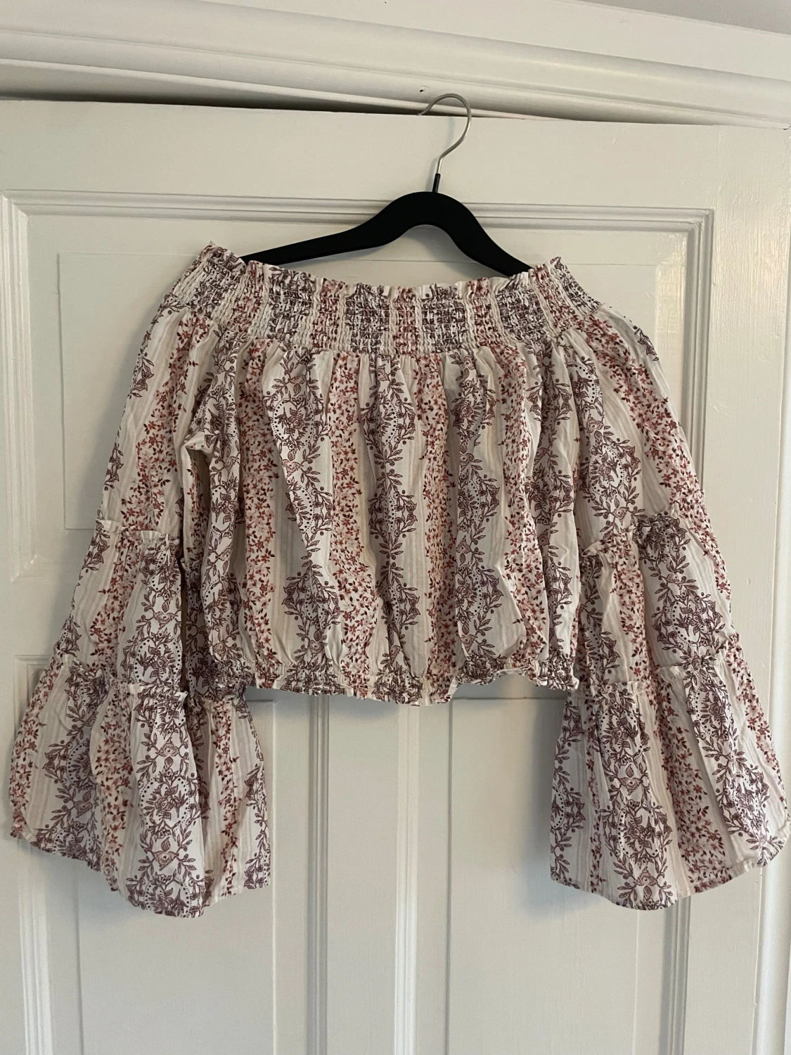 Unik off-shoulder blus - 1