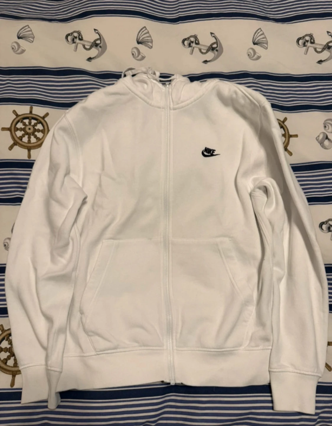 Vit hoodie från Nike med dragkedja - 2