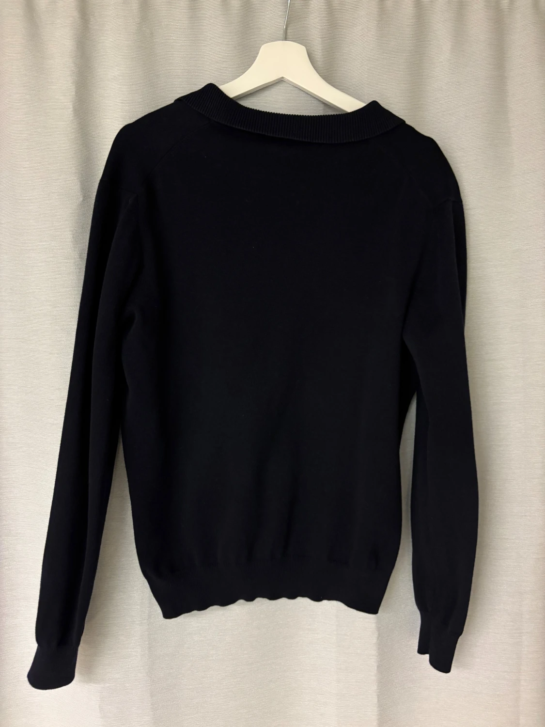 Mörkblå stickad pikétröja John Henric - 1