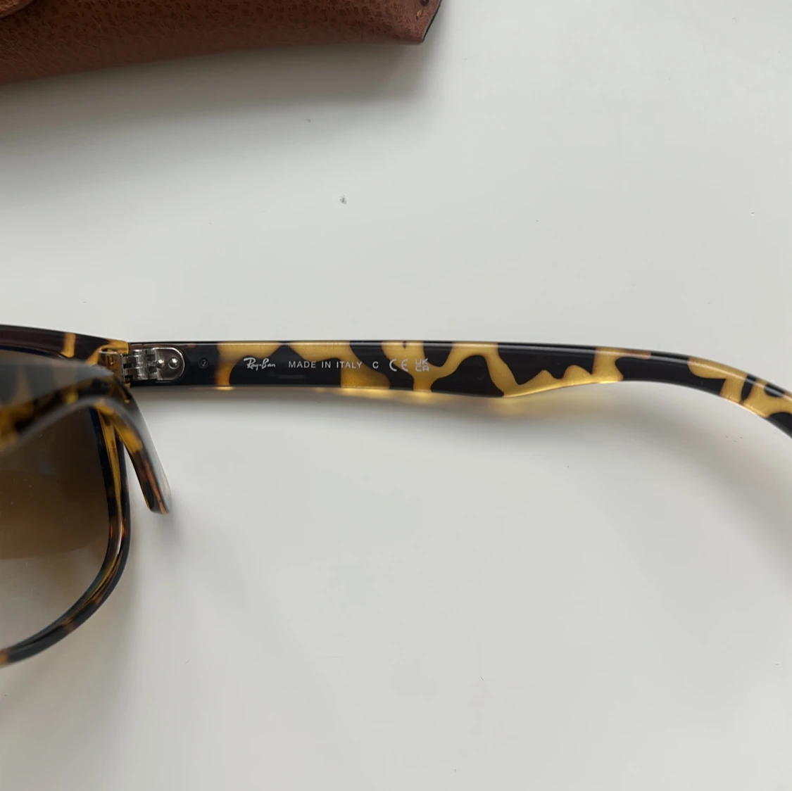 Ray-Ban Wayfarer leopardmönstrade solglasögon - 3