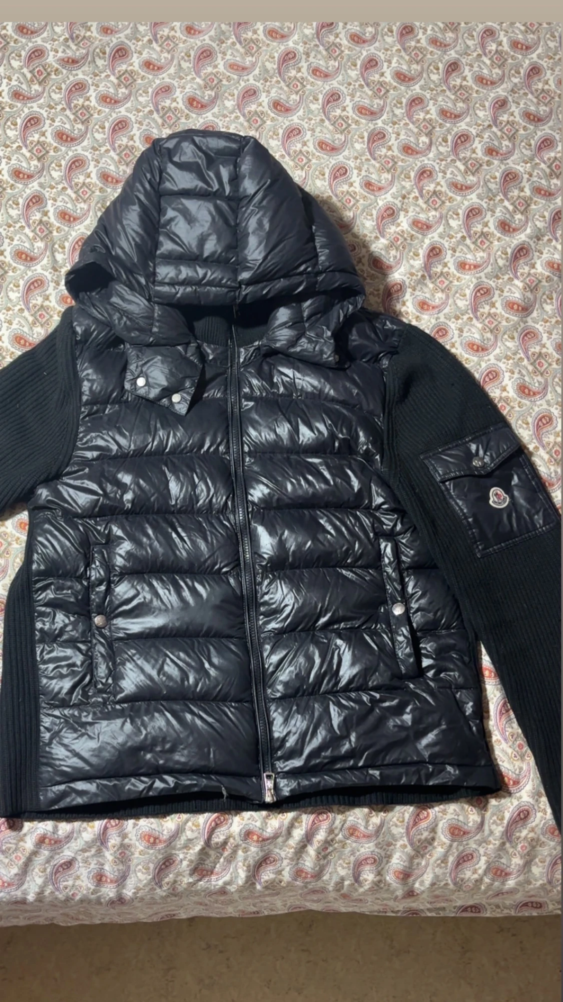 Svart pufferjacka från Moncler