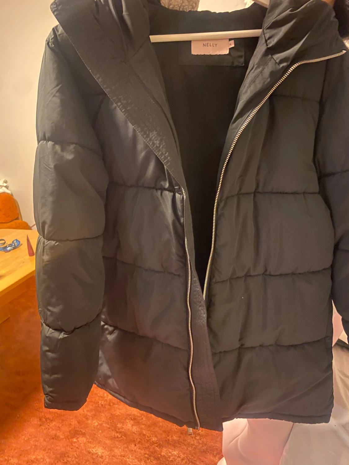 Svart pufferjacka från Nelly - 2