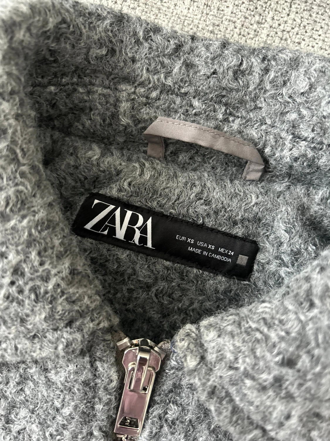 Grå teddyjacka från Zara XS - 6