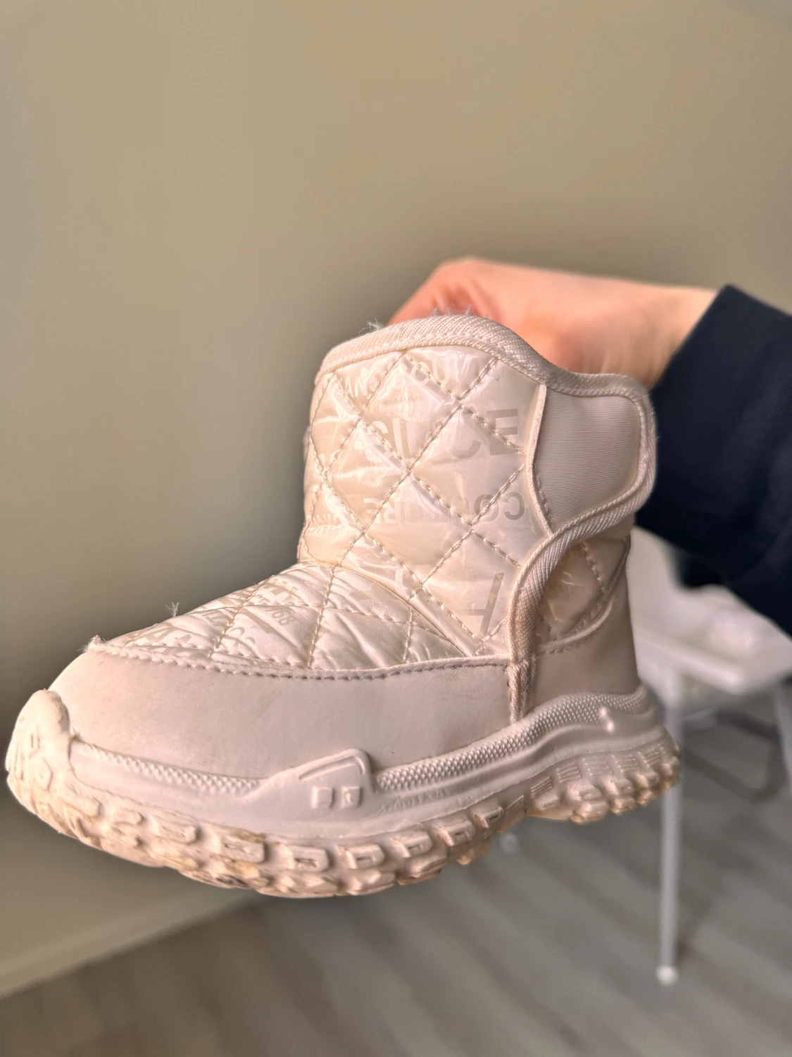 Beige quiltade vinterboots med foder för barn - 3