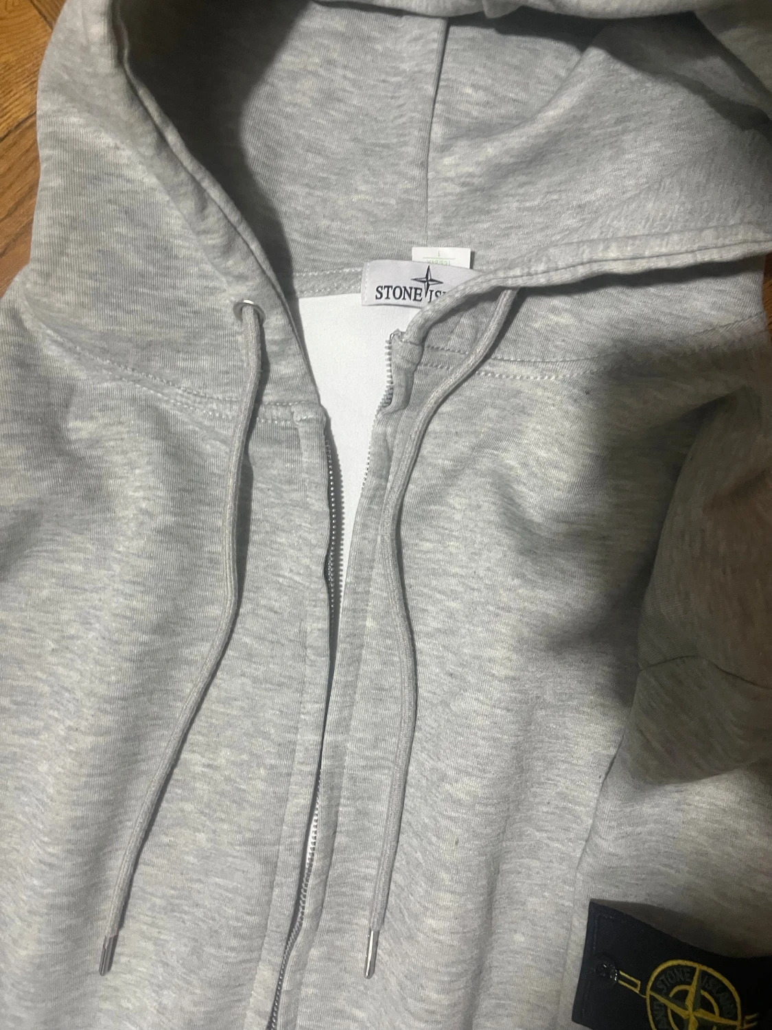 Grå hoodie från Stone Island - 3