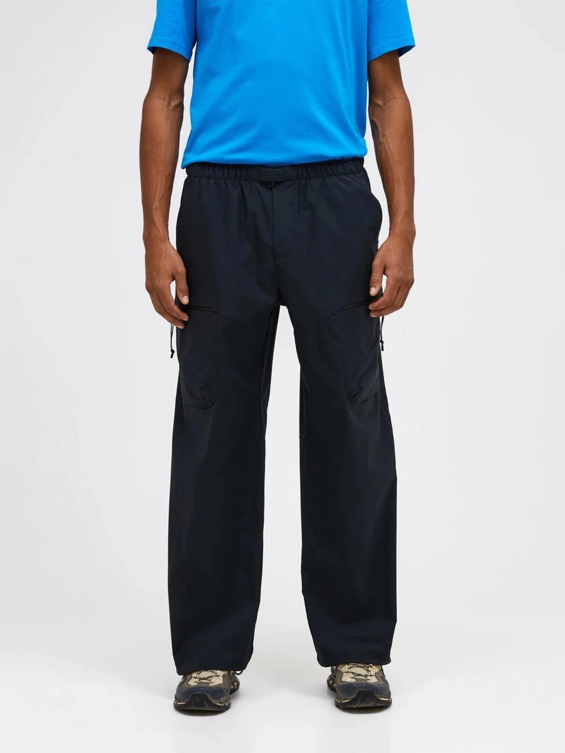 Svarta cargopants från Peak Performance - 1