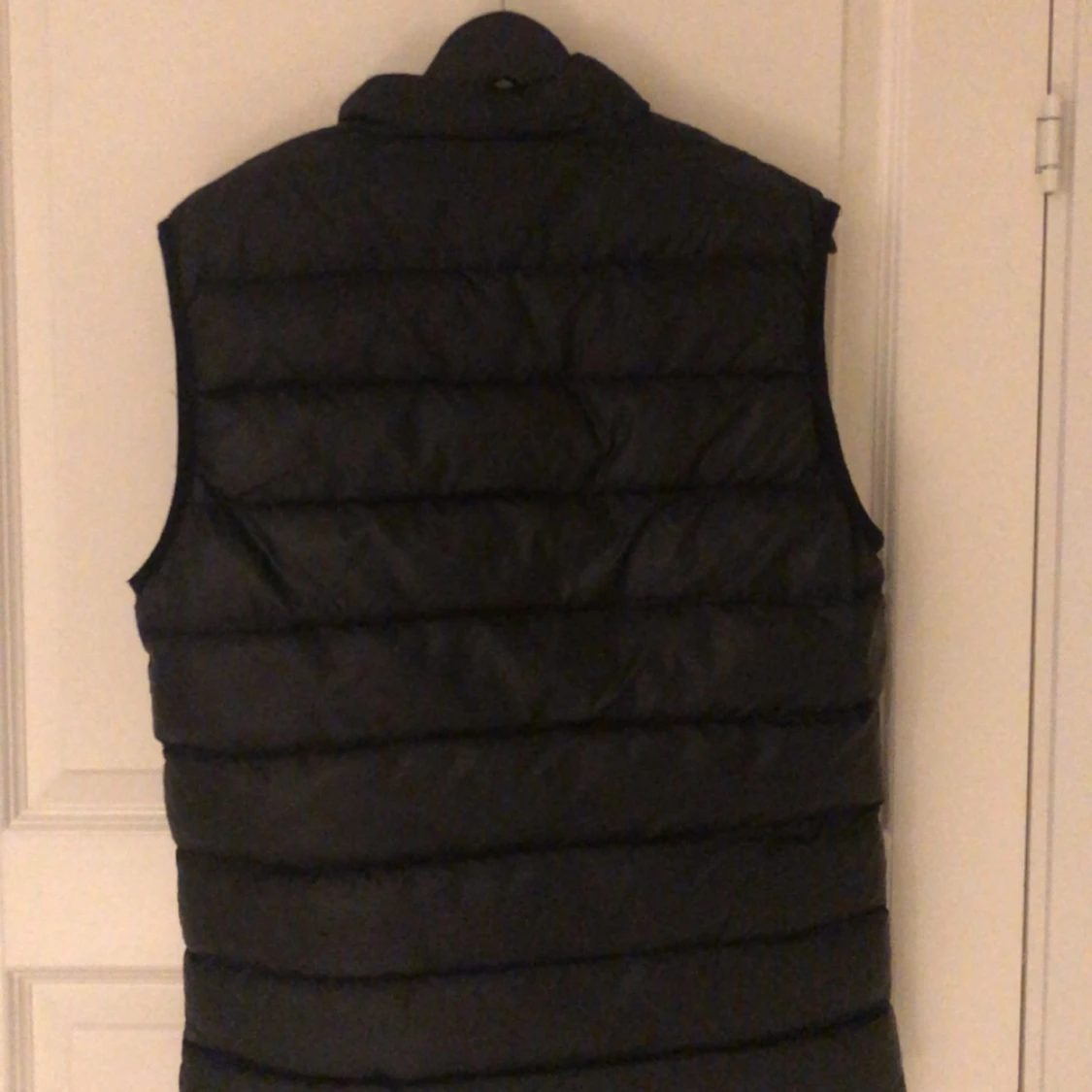 Svart dunväst från Moncler - 1