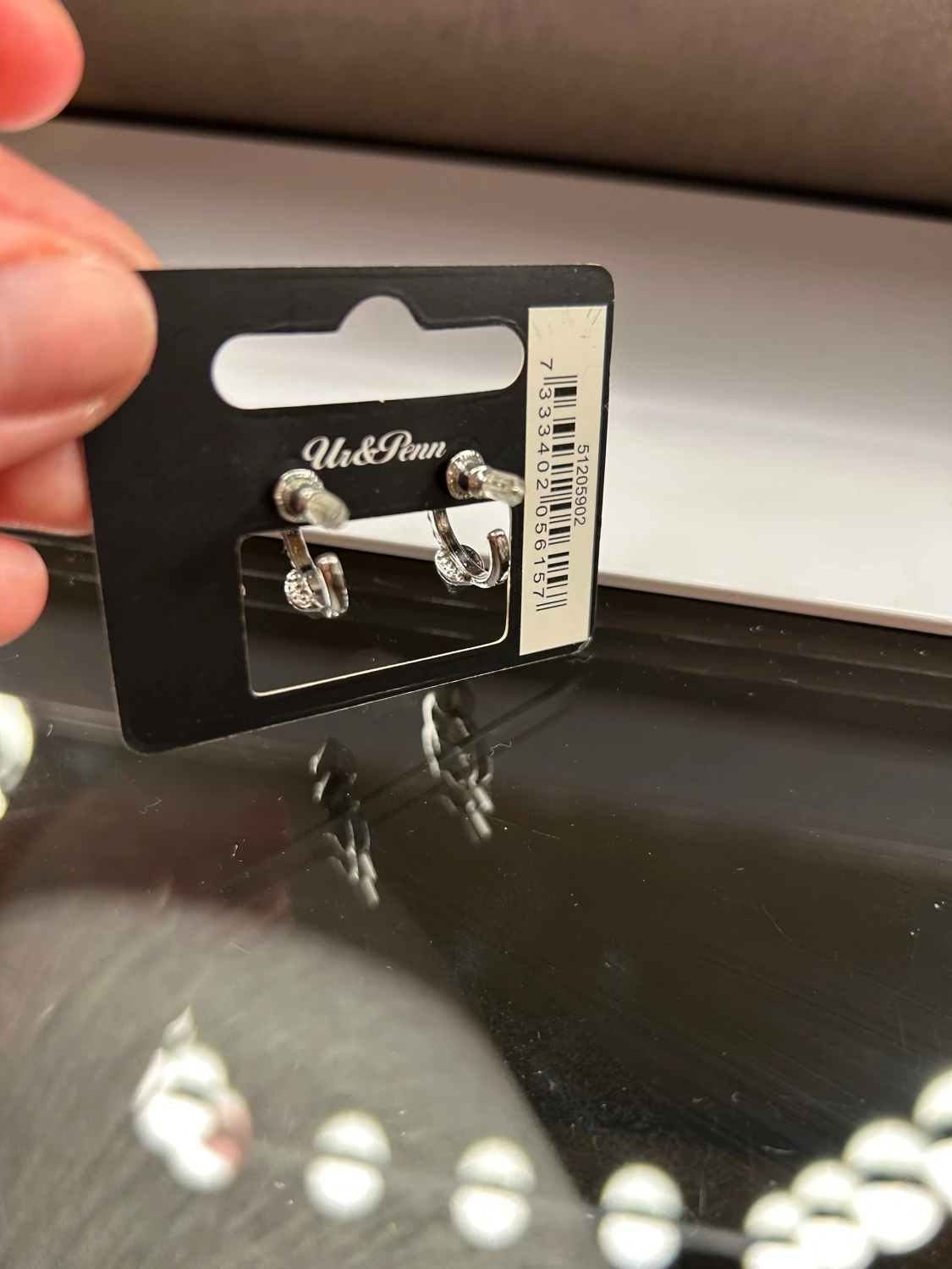 Silvriga örhängen med strass - 1