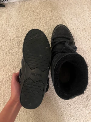 Inuikii - Använda men inte trasiga bara lite smutsiga.