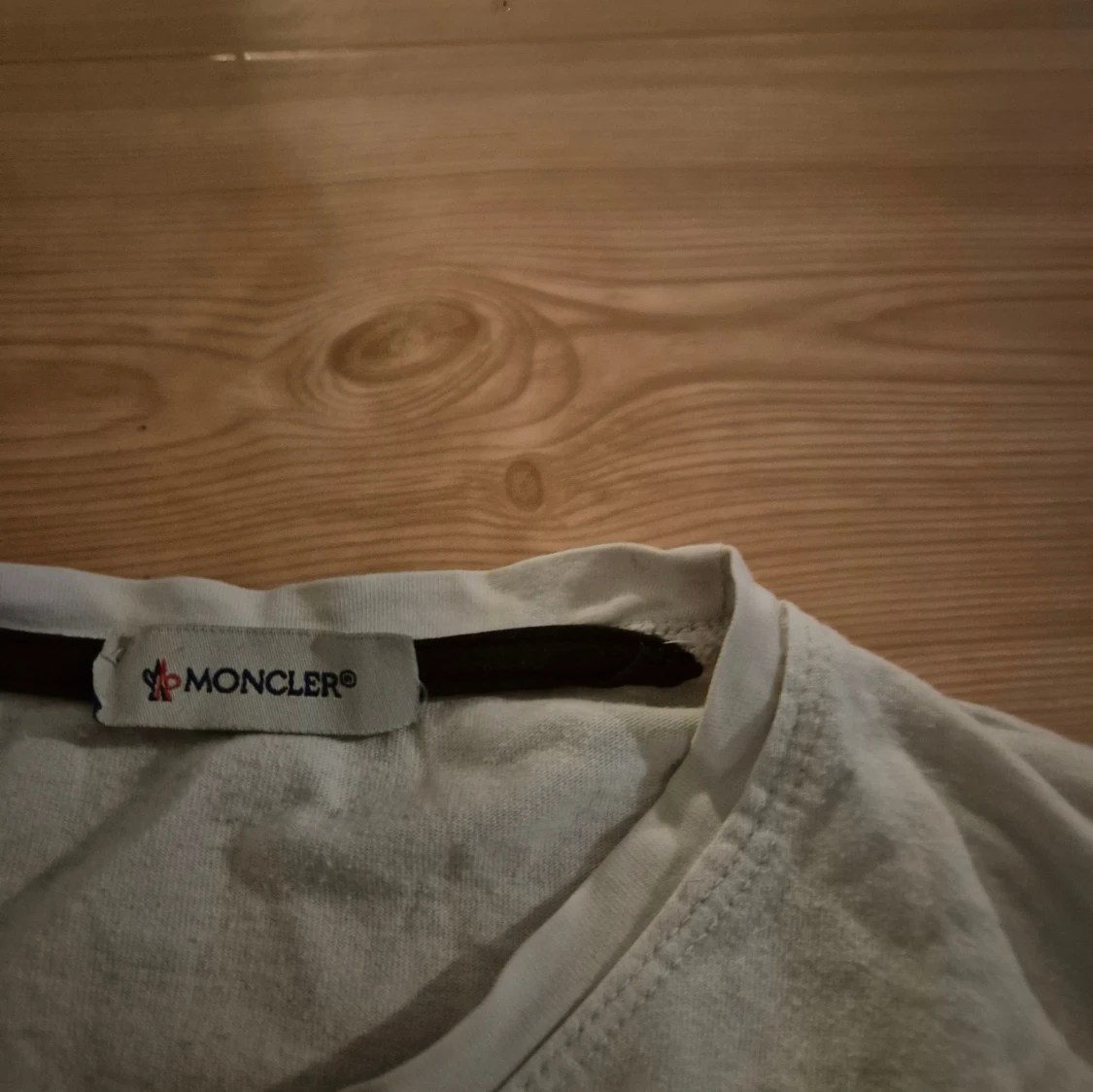 Vit Moncler t-shirt med broderad logga - 2