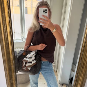 Halterneck topp - Super fin och stilren, som passar till det mesta 💕💕💕💕💕Lapp kvar