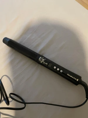 Remington locktång - Säljer min remington locktång då den inte kommer till användning längre. Väldigt bra skick.