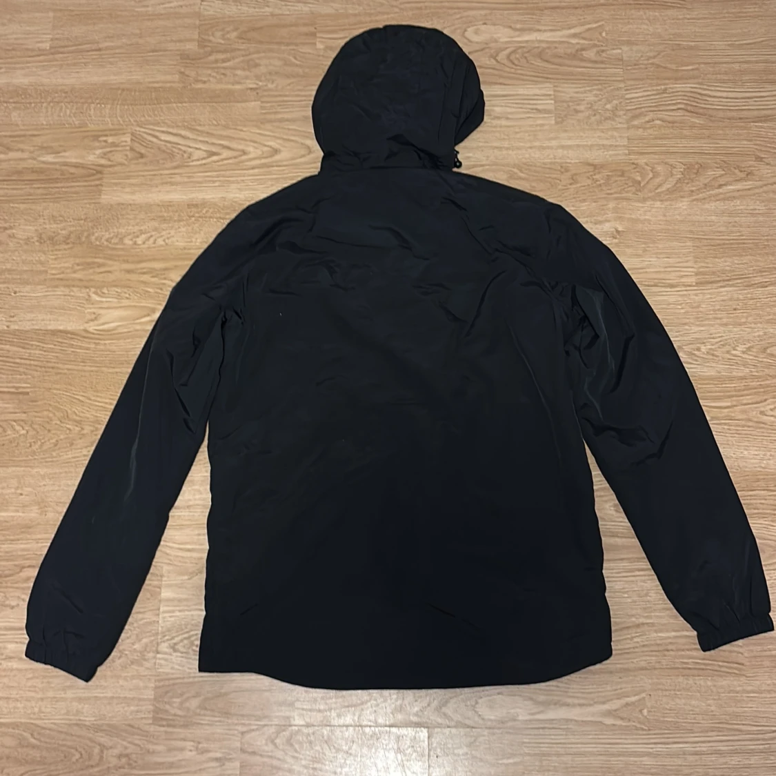 Svart vindjacka från Lyle & Scott - 4