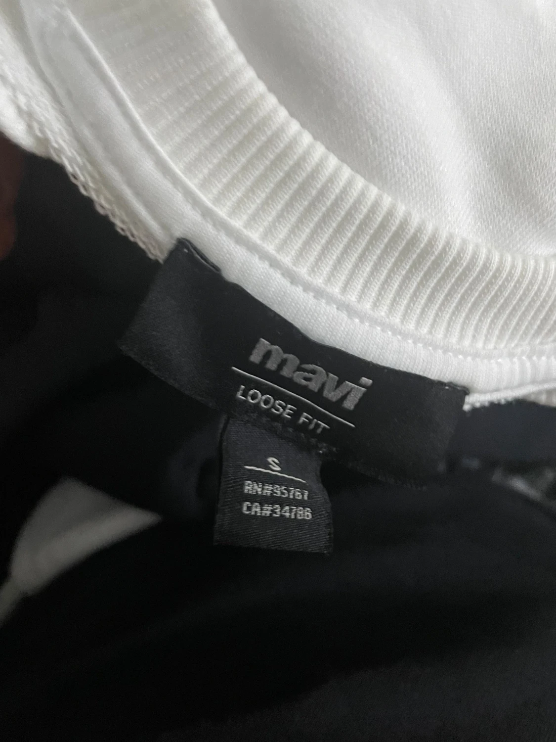 Svartvit sweatshirt från Mavi - 2