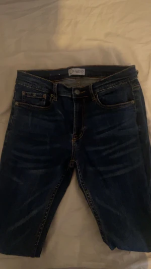 Slim fit Lagency Jeans - Slim fit jeans från Lagency i färg mörkblå, endast använd 2 gånger och har bara hängt i garderoben annars. 