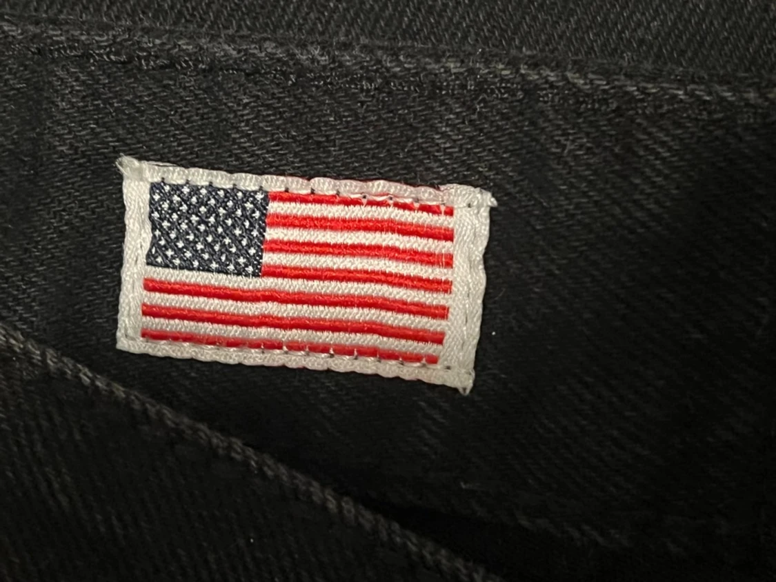 True Religion svarta jeans med röda detaljer  - 5