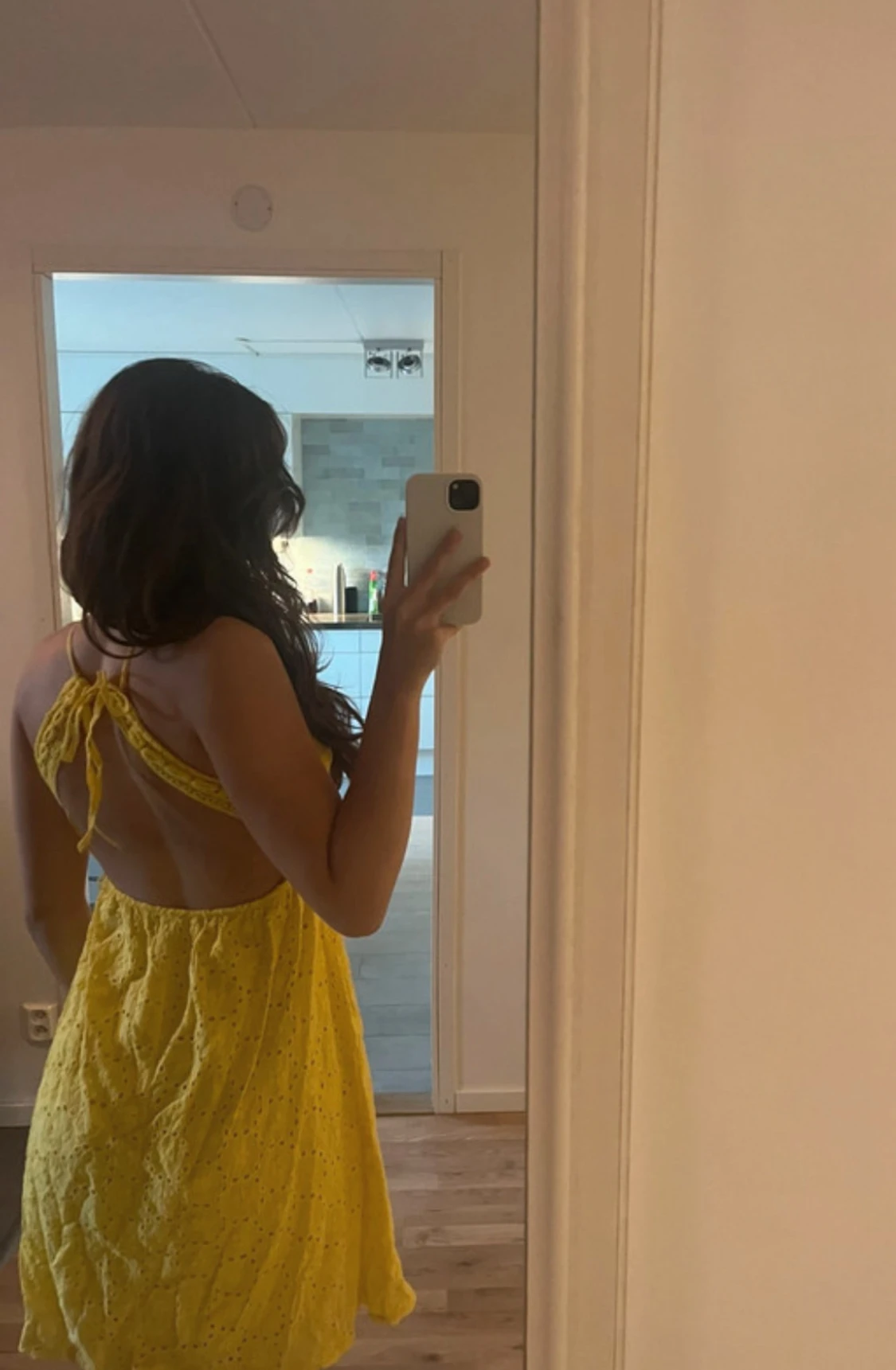 Gul klänning - 1