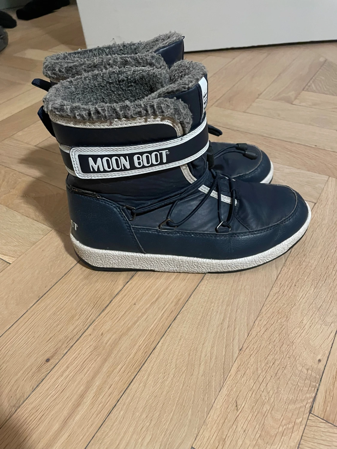 Mörkblå Moon Boot vinterboots