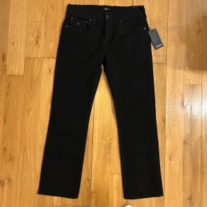 True Religion jeans Ricky   - Helt nya true religion jeans W32 L32 Ricky. Fraktar inom 24 timmar efter köp.