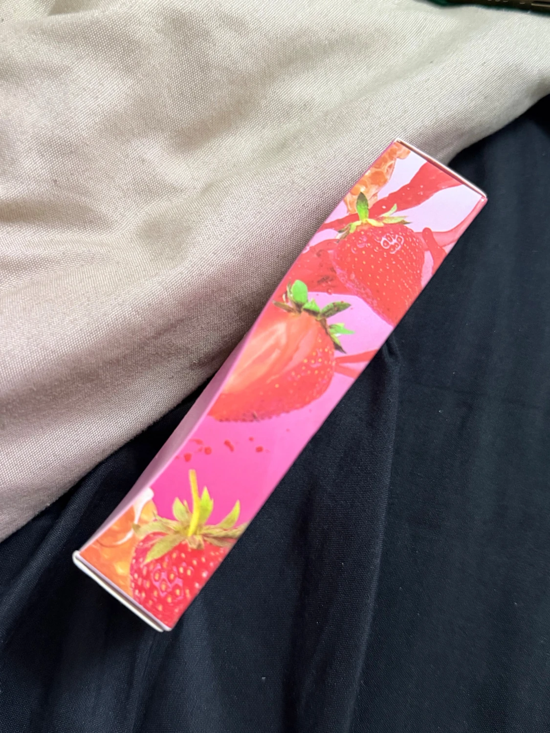 Gisou Honey Infused Lip Oil Strawberry - 1