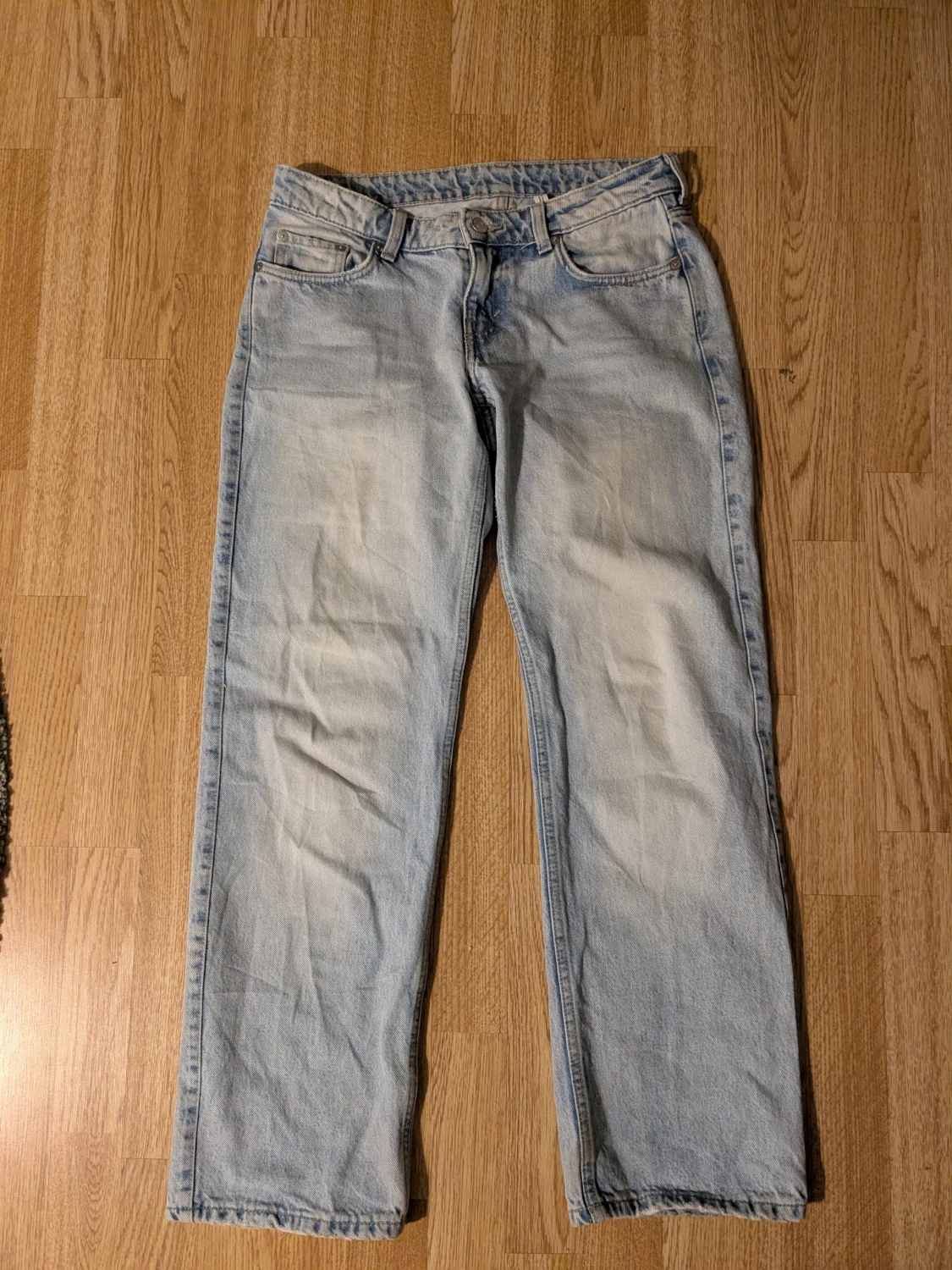 Lågmidjade ljusblå jeans