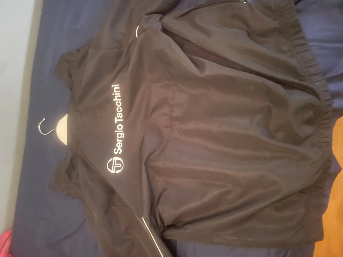 Svart vindjacka från Sergio Tacchini storlek M/L - 1