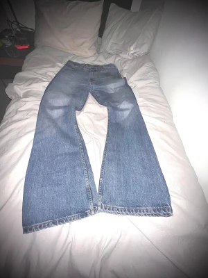 Flared Levi’s  - Flared Ljusblåa Levi’s (pris kan diskuteras)