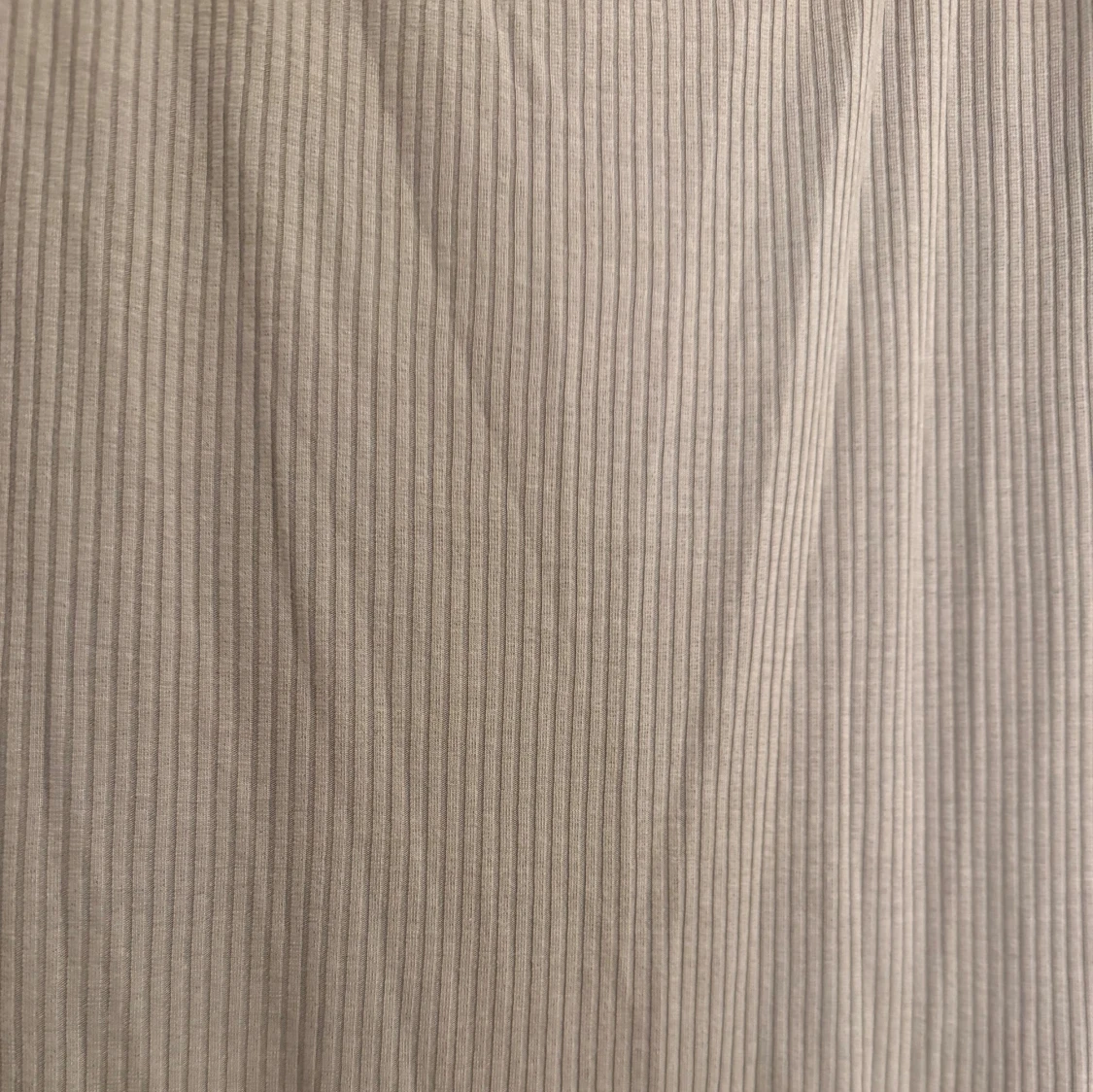 Beige ribbad långklänning - 1