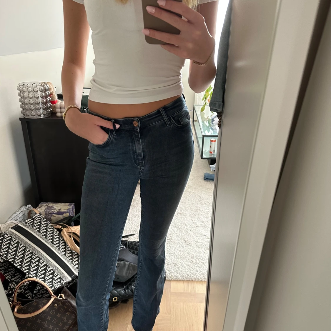 Mörkblå bootcut jeans från MIH Jeans - 2