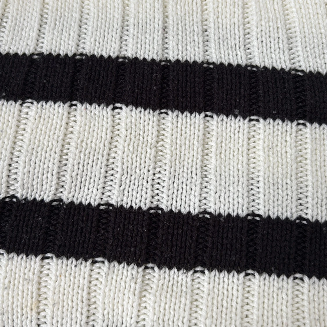 Randig croppad stickad tröja H&M - 3