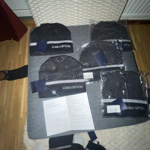 Svart mössa  - Va redo för vintern 