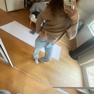 Snygga straight leg jeans  - Super snygga straight leg jeans från Gina tricot! Säljer då de inte kommer till användning längre😊 skriv vid funderingar eller fler bilder!❤️