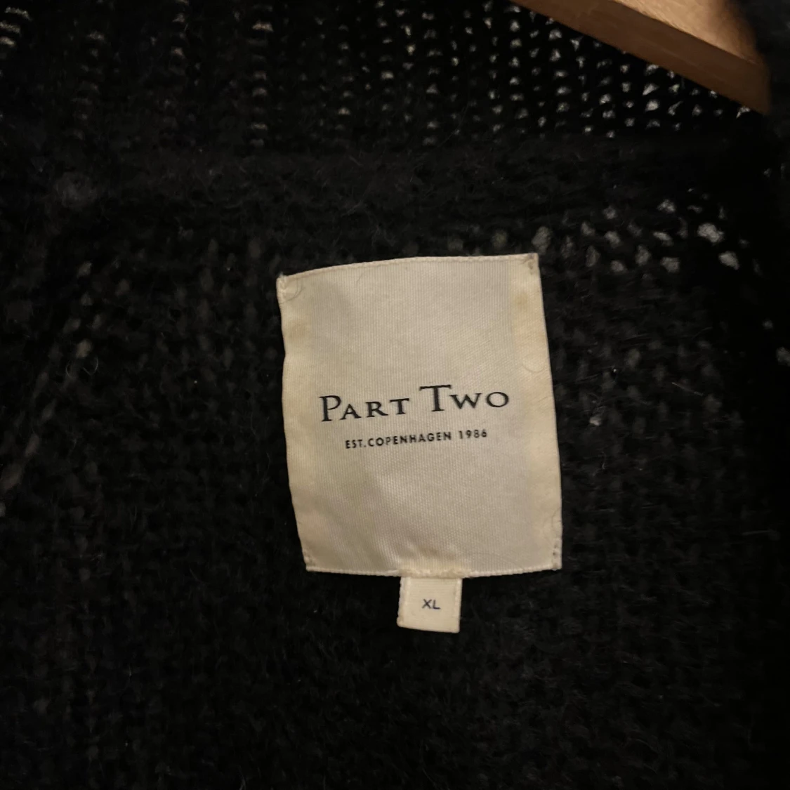 Svart stickad kofta från Part Two - 2