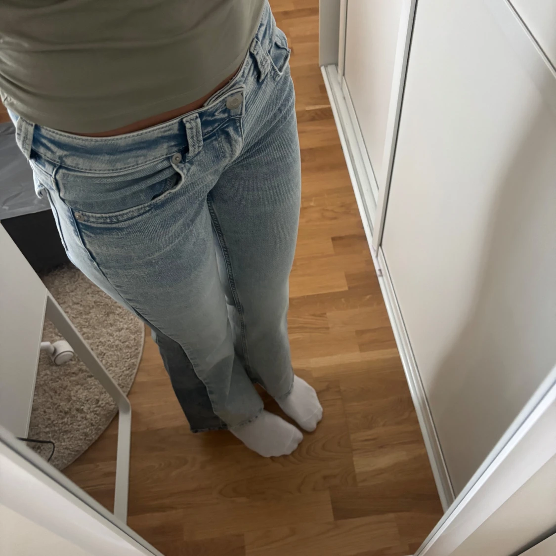 Ljusblå flare jeans från H&M, stl 36 - 1