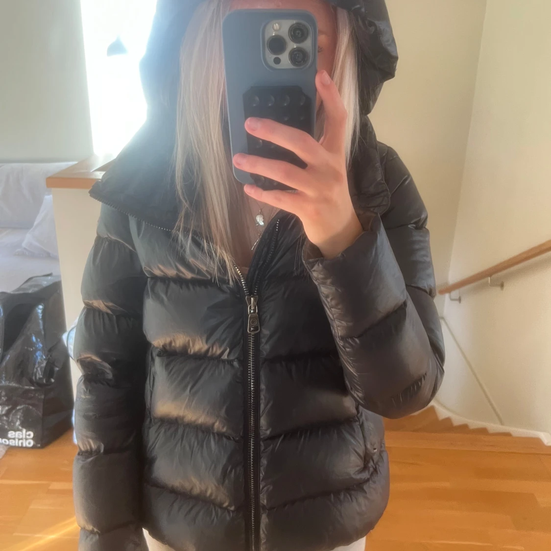 Svart pufferjacka från Colmar - 1