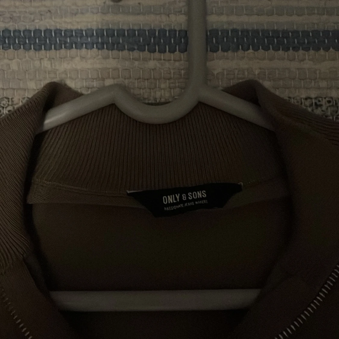 Beige tröja med half zip från Only & Sons - 1