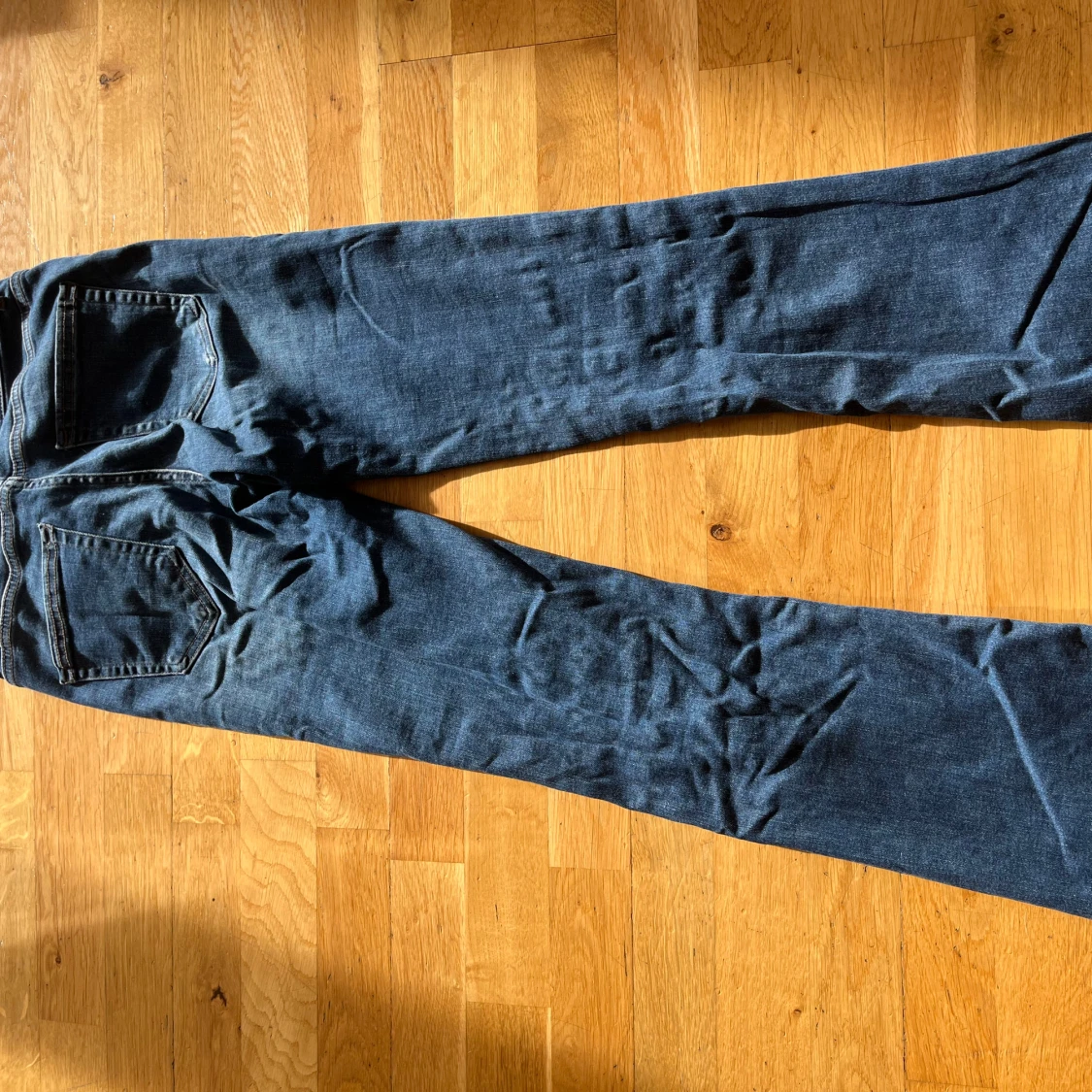 Mörkblåa bootcut jeans  - 3