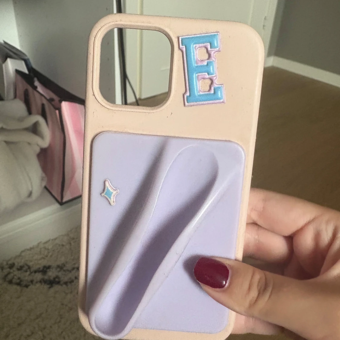 Rosa Mobilskal läppglans hållare iPhone 12 Pro - 1