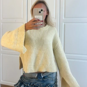 Gul stickad tröja Gina💖💖💖✨✨💕💕 - Så söt