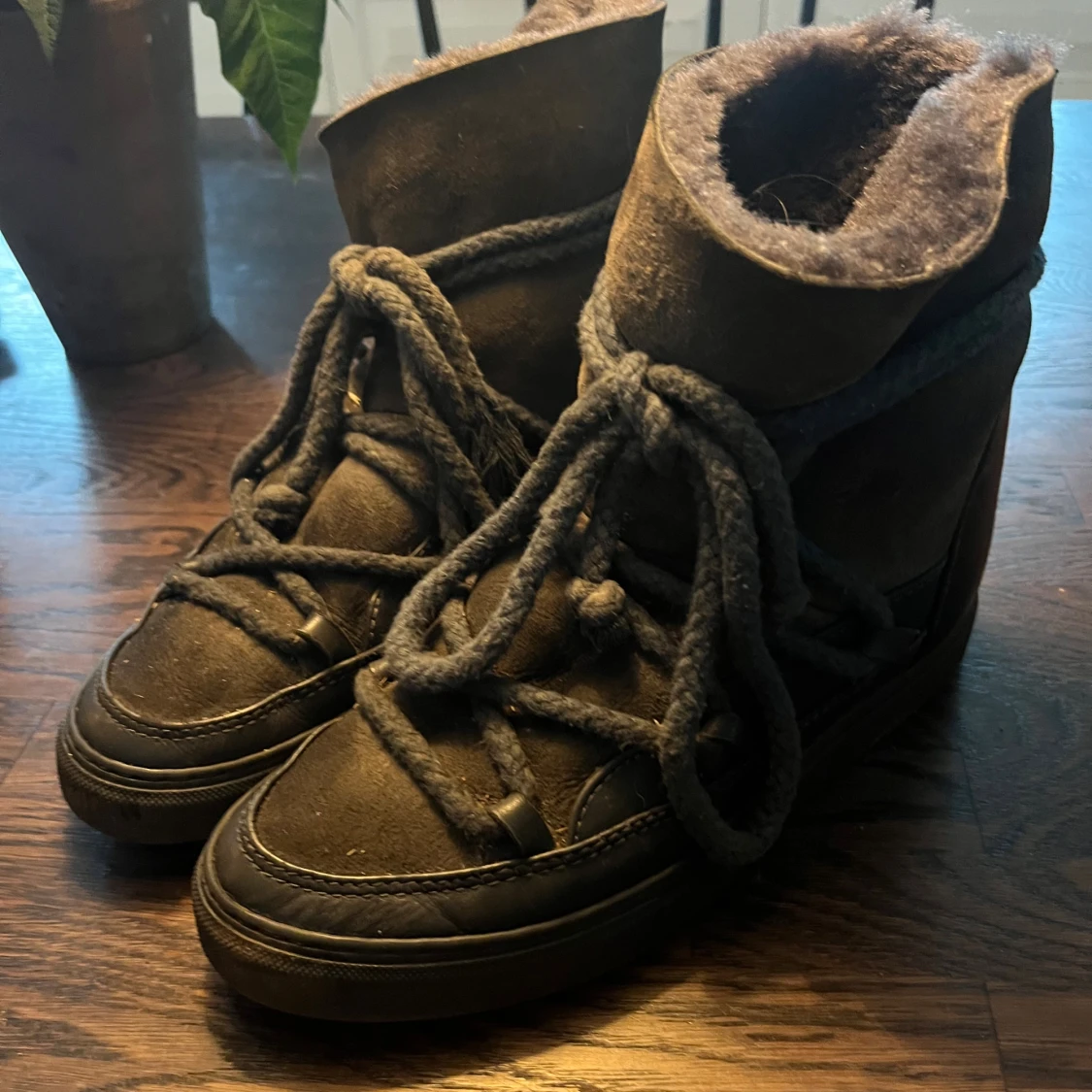 Svarta boots från Inuikii i mocka - 2