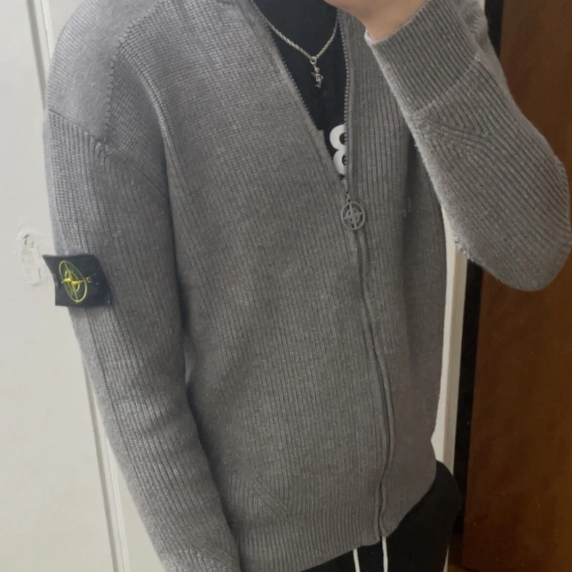 Grå stickad kofta från Stone Island - 1