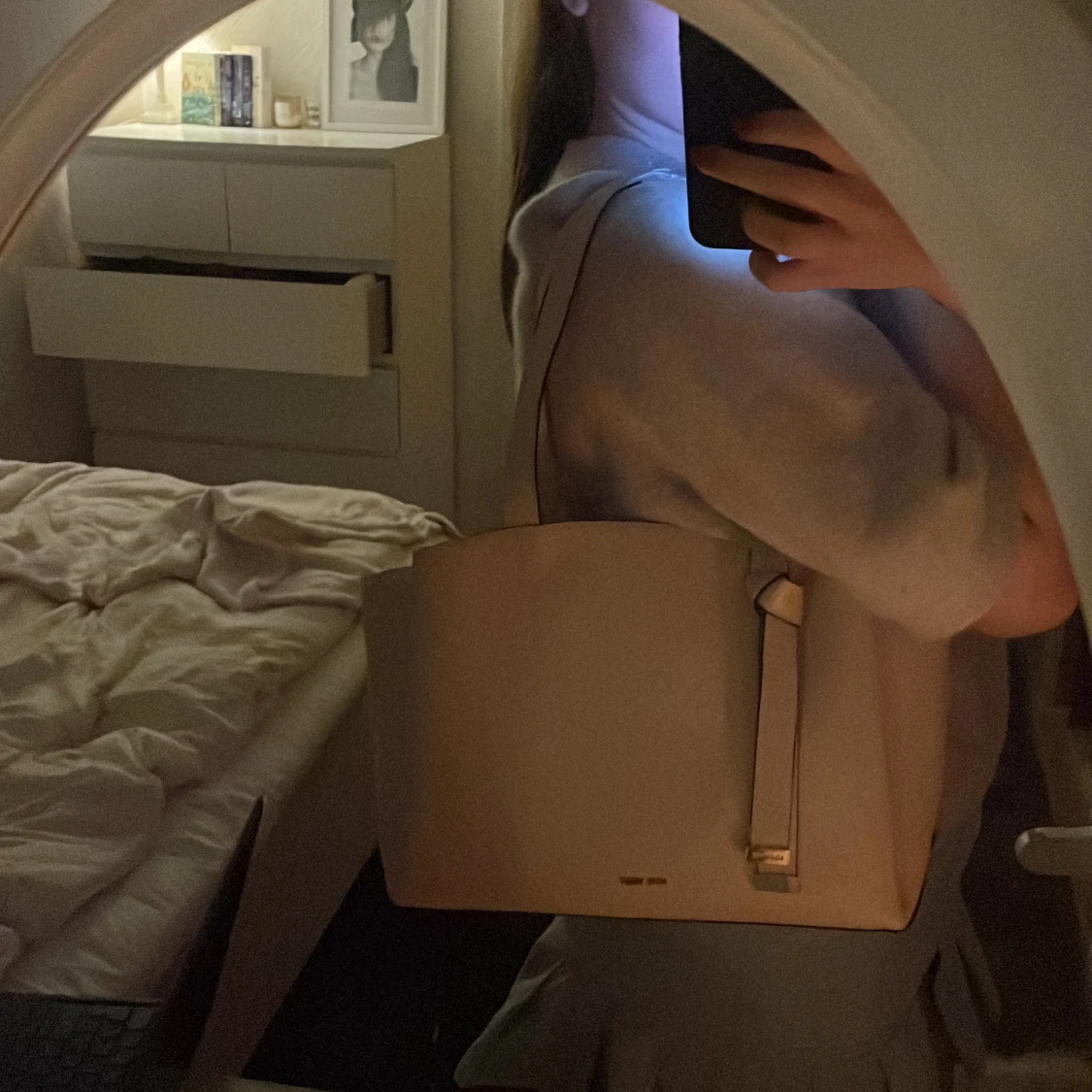 Beige axelväska från Nike west - 2