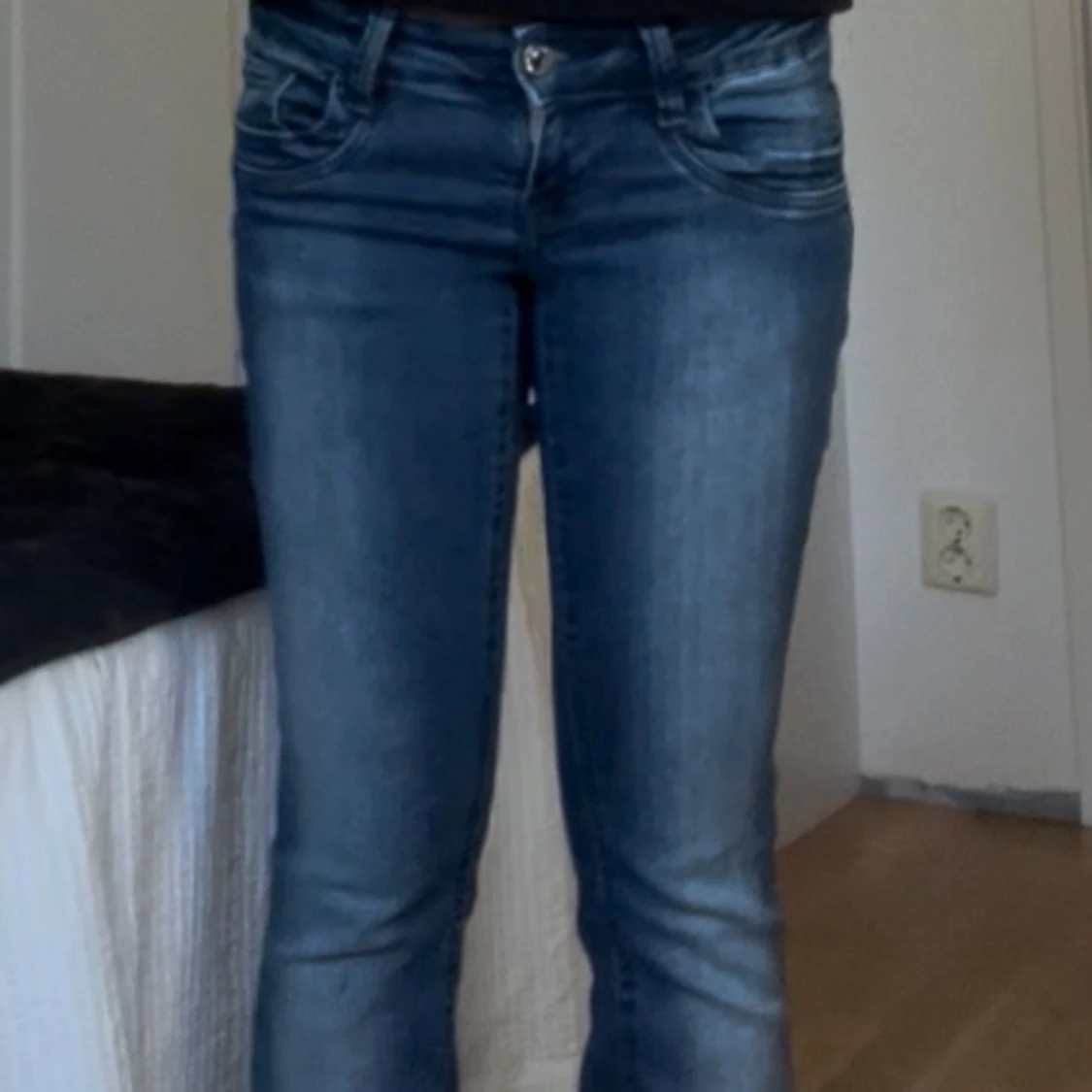 Lågmidjade jeans från Gina Tricot - 1