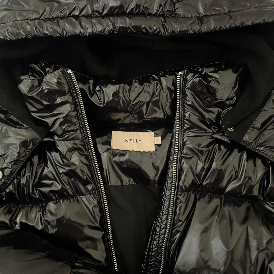Svart pufferjacka från Nelly med huva - 3